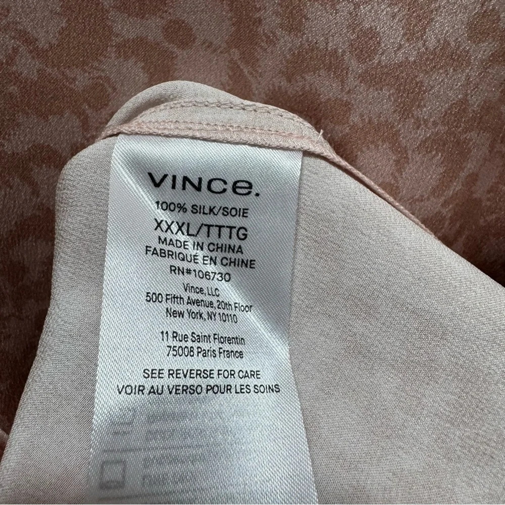 New Vince Feathered Petal Tie Neck Silk Blouse In Yarrow Floral - Picture 6 of 7